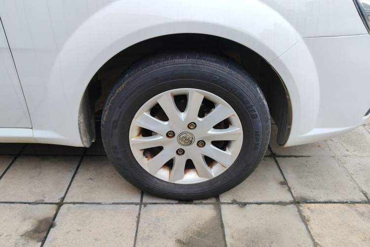 Used Buick Excelle 2015 1.5L Automatic Classic Model Right Front Wheel Hub
