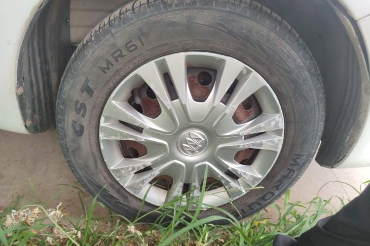 Used Buick Excelle 2015 1.5L Manual Classic Trim Right Front Wheel Hub