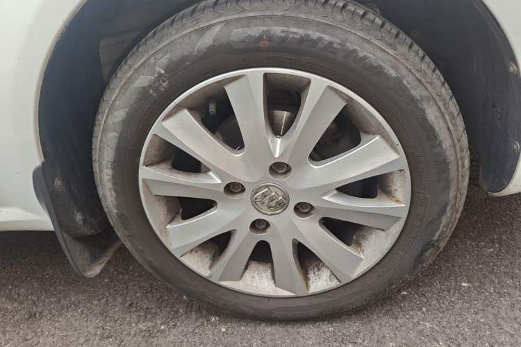 Used Buick Excelle 2015 1.5L Automatic Classic Model Right Front Wheel Hub