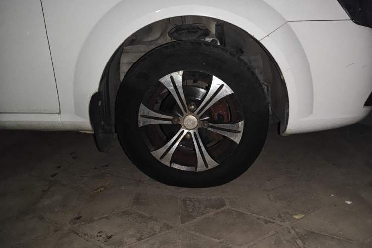 Used Buick Excelle 2015 1.5L Manual Luxury Model Right Front Wheel Hub