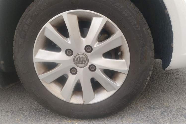 Used Buick Excelle 2015 1.5L Automatic Classic Model Right Front Wheel Hub