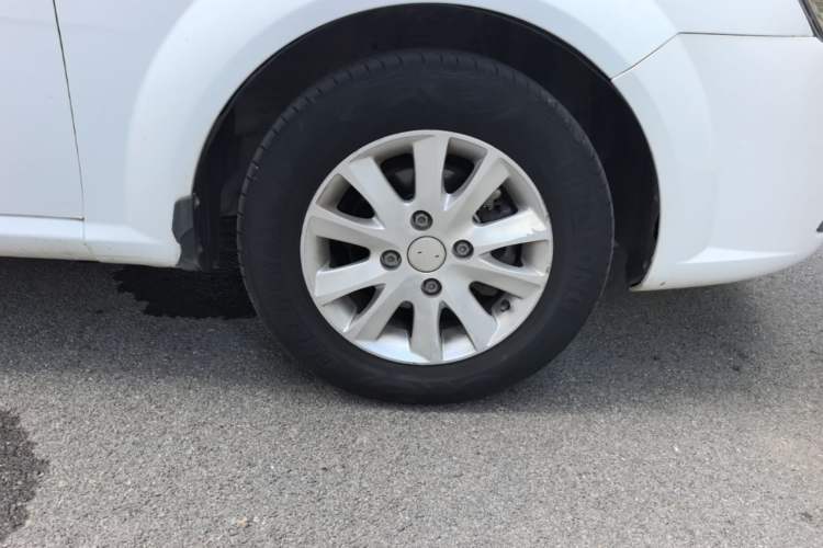 Used Buick Excelle 2015 1.5L Automatic Classic Model Right Front Wheel Hub