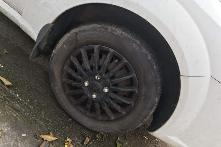 Used Buick Excelle 2015 1.5L Automatic Classic Model Right Front Wheel Hub