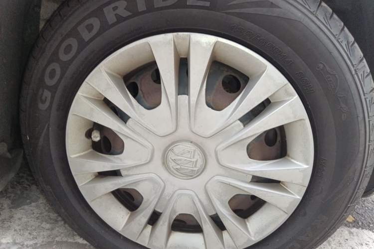Used Buick Excelle 2015 1.5L Automatic Classic Model Right Front Wheel Hub
