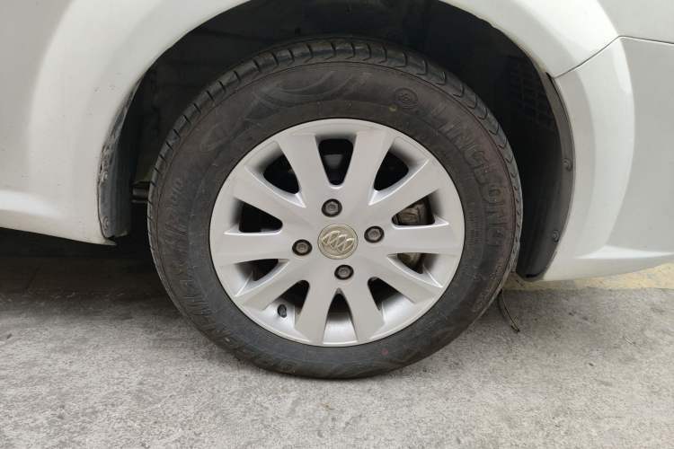 Used Buick Excelle 2015 1.5L Manual Classic Trim Right Front Wheel Hub