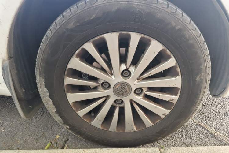 Used Buick Excelle 2015 1.5L Manual Classic Trim Right Front Wheel Hub
