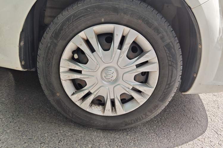 Used Buick Excelle 2015 1.5L Automatic Classic Model Right Front Wheel Hub