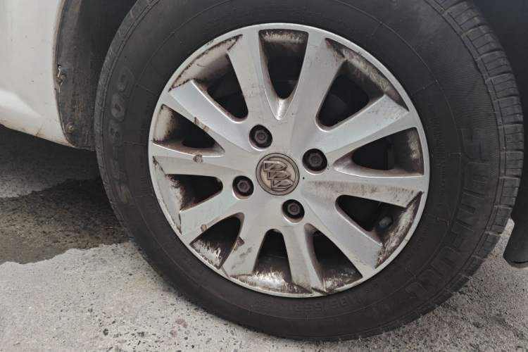 Used Buick Excelle 2015 1.5L Manual Classic Trim Right Front Wheel Hub