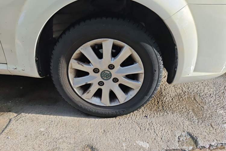 Used Buick Excelle 2015 1.5L Manual Classic Trim Right Front Wheel Hub