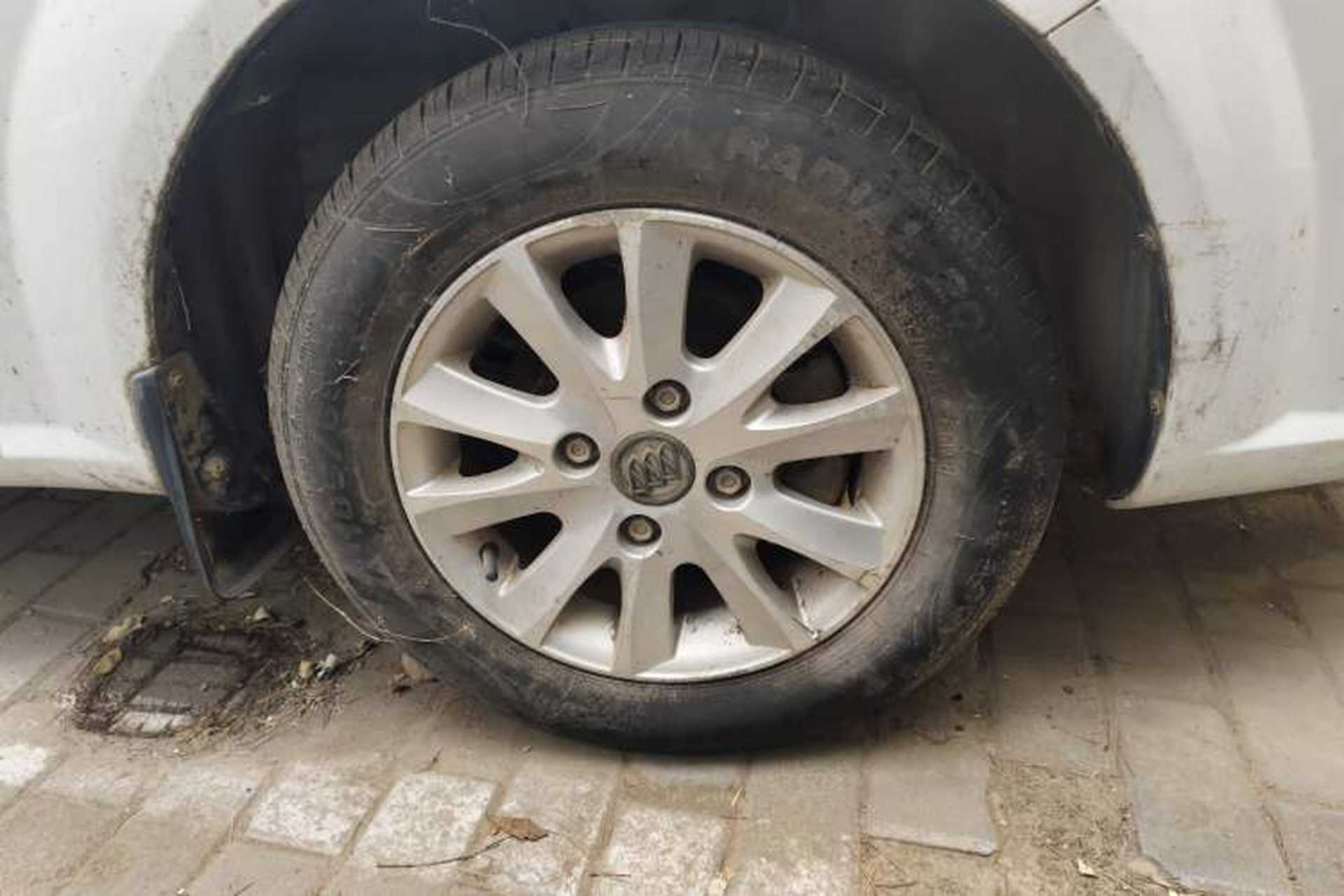 Used Buick Excelle 2015 1.5L Manual Classic Trim Right Front Wheel Hub