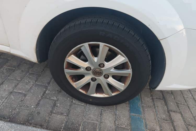 Used Buick Excelle 2015 1.5L Automatic Classic Model Right Front Wheel Hub