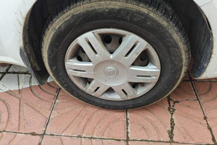 Used Buick Excelle 2015 1.5L Manual Classic Trim Right Front Wheel Hub