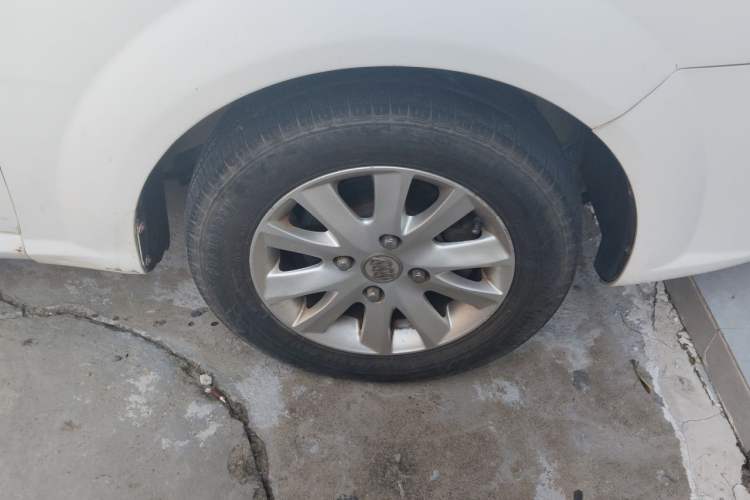 Used Buick Excelle 2015 1.5L Automatic Classic Model Right Front Wheel Hub
