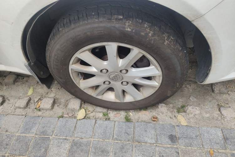 Used Buick Excelle 2015 1.5L Automatic Classic Model Right Front Wheel Hub
