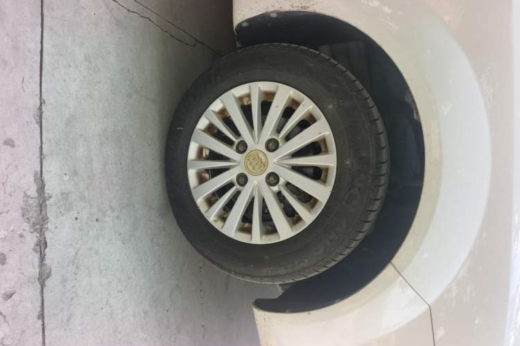 Used Buick Excelle 2015 1.5L Automatic Classic Model Right Front Wheel Hub