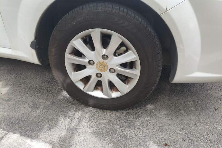 Used Buick Excelle 2015 1.5L Manual Classic Trim Right Front Wheel Hub