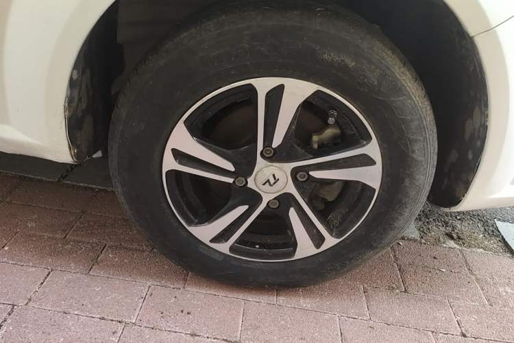 Used Buick Excelle 2015 1.5L Manual Classic Trim Right Front Wheel Hub