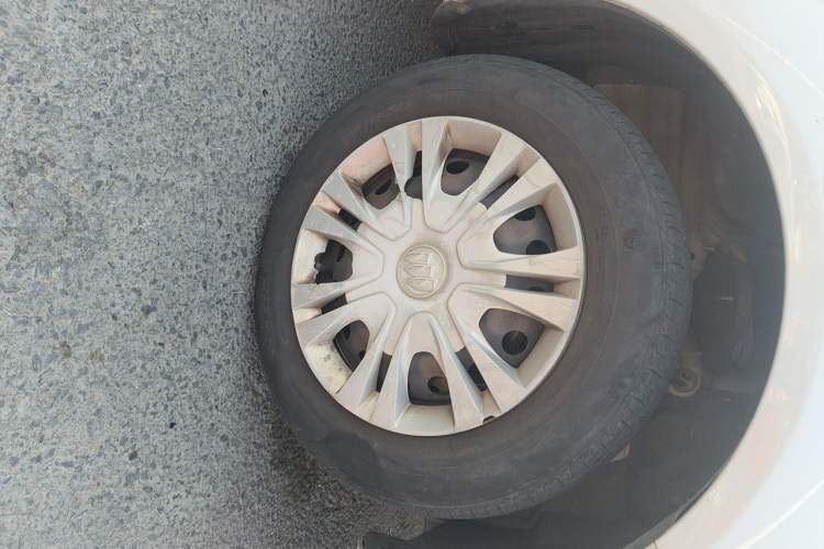 Used Buick Excelle 2015 1.5L Automatic Classic Model Right Front Wheel Hub