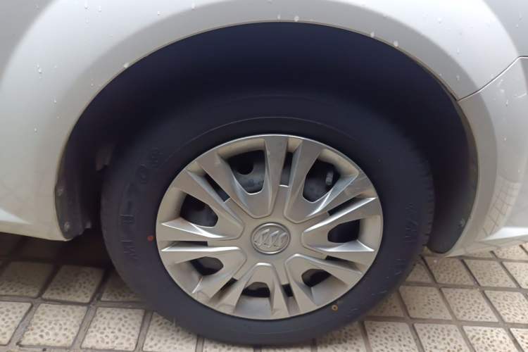 Used Buick Excelle 2015 1.5L Automatic Classic Model Right Front Wheel Hub