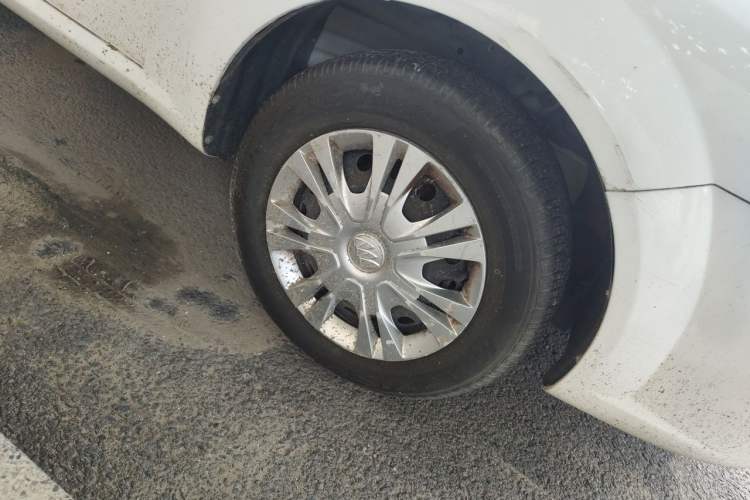 Used Buick Excelle 2015 1.5L Automatic Classic Model Right Front Wheel Hub