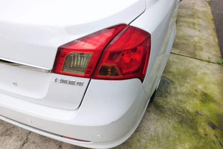 Used Buick Excelle 2015 1.5L Automatic Classic Model Right Rear Taillight