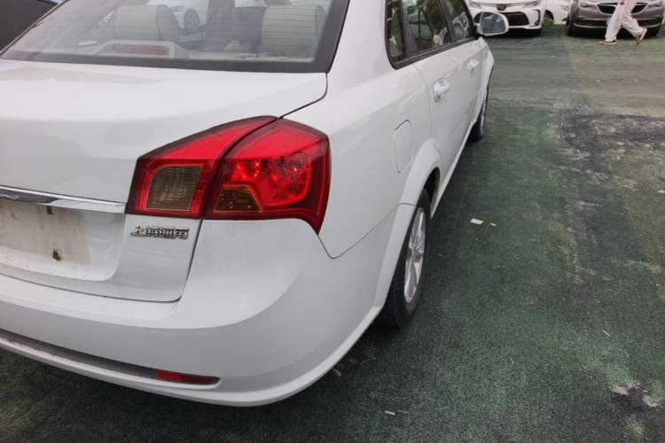 Used Buick Excelle 2015 1.5L Automatic Classic Model Right Rear Taillight