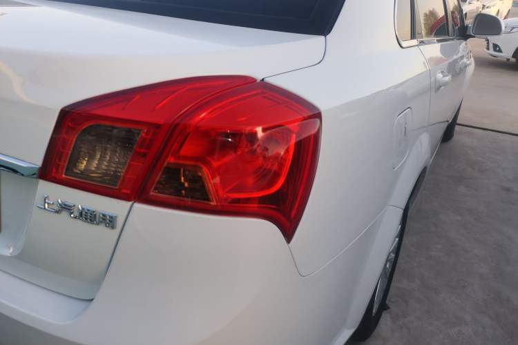 Used Buick Excelle 2015 1.5L Automatic Classic Model Right Rear Taillight