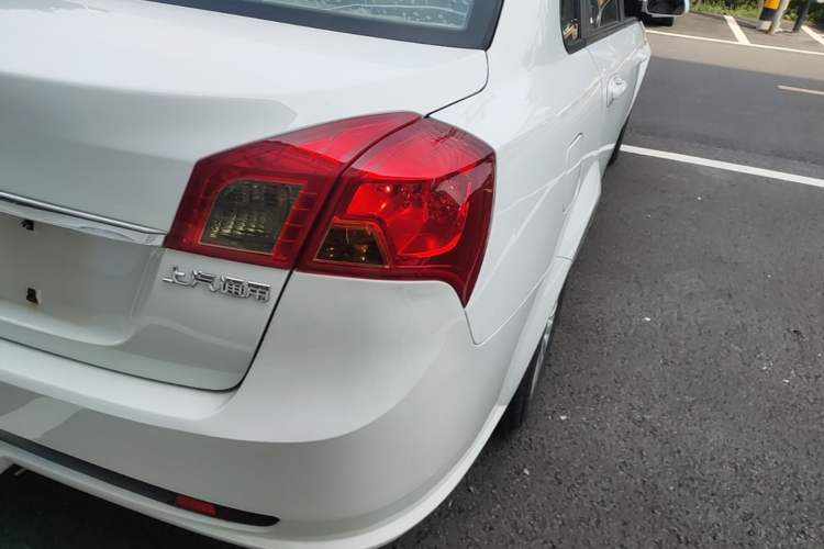 Used Buick Excelle 2015 1.5L Manual Classic Trim Right Rear Taillight