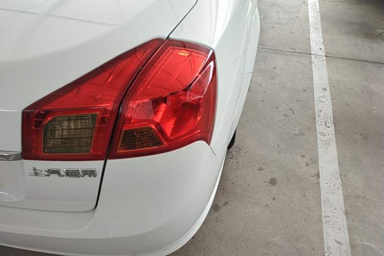 Used Buick Excelle 2015 1.5L Automatic Classic Model Right Rear Taillight