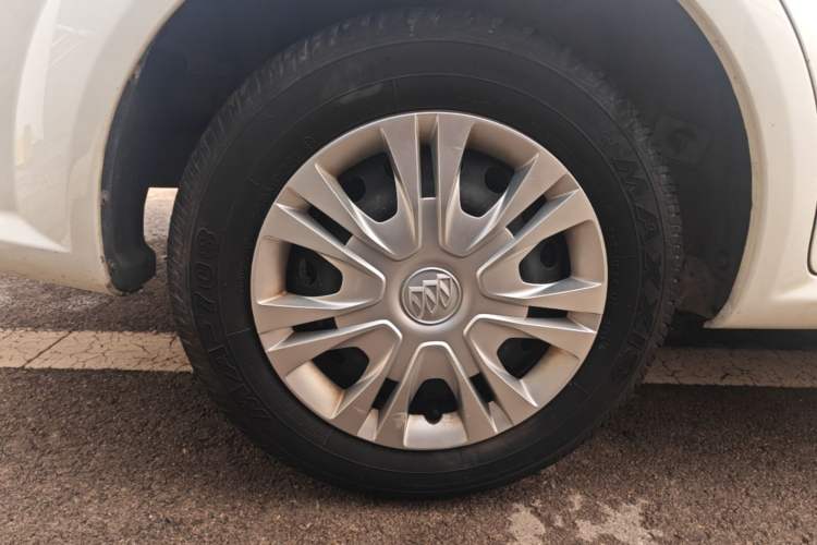 Used Buick Excelle 2015 1.5L Automatic Classic Model Right Rear Wheel Hub
