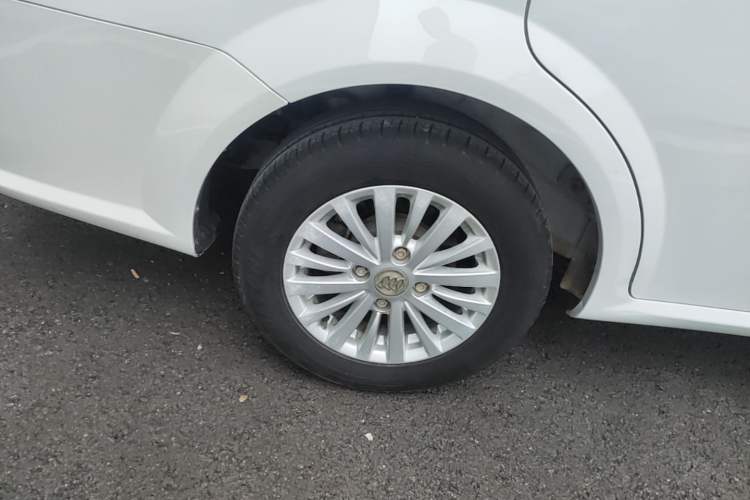 Used Buick Excelle 2015 1.5L Manual Classic Trim Right Rear Wheel Hub