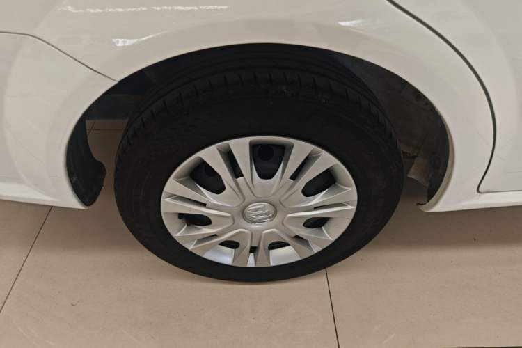 Used Buick Excelle 2015 1.5L Manual Classic Trim Right Rear Wheel Hub