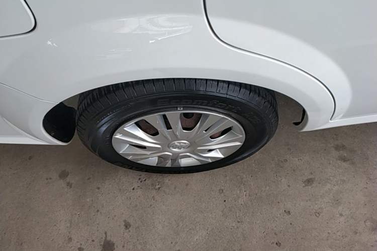 Used Buick Excelle 2015 1.5L Automatic Classic Model Right Rear Wheel Hub