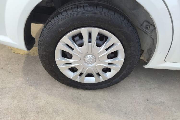 Used Buick Excelle 2015 1.5L Automatic Classic Model Right Rear Wheel Hub