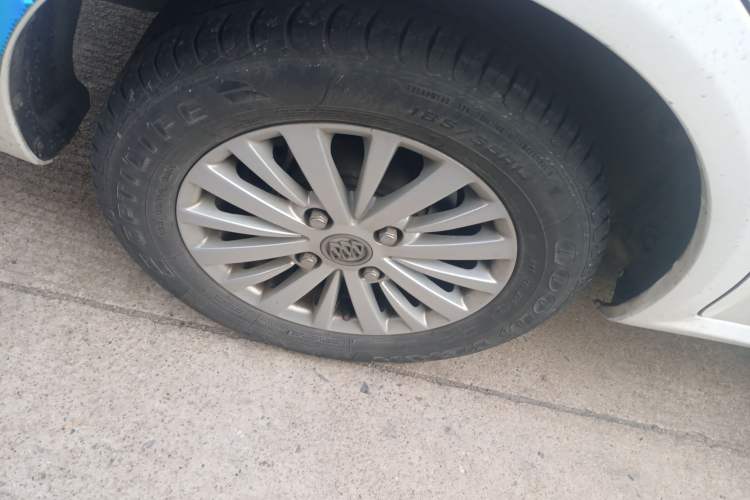 Used Buick Excelle 2015 1.5L Automatic Classic Model Right Rear Wheel Hub
