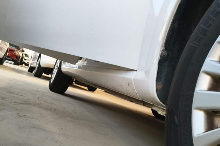Used Buick Excelle 2015 1.5L Automatic Classic Model Right Side Sill