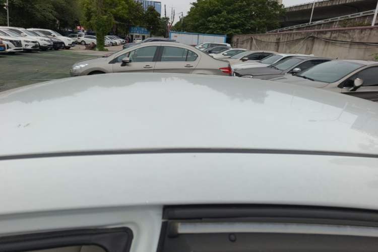 Used Buick Excelle 2015 1.5L Automatic Classic Model Roof