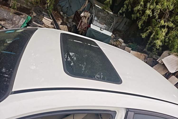 Used Buick Excelle 2015 1.5L Manual Classic Trim Roof