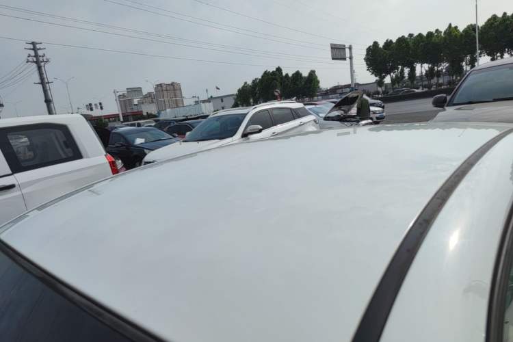 Used Buick Excelle 2015 1.5L Automatic Classic Model Roof