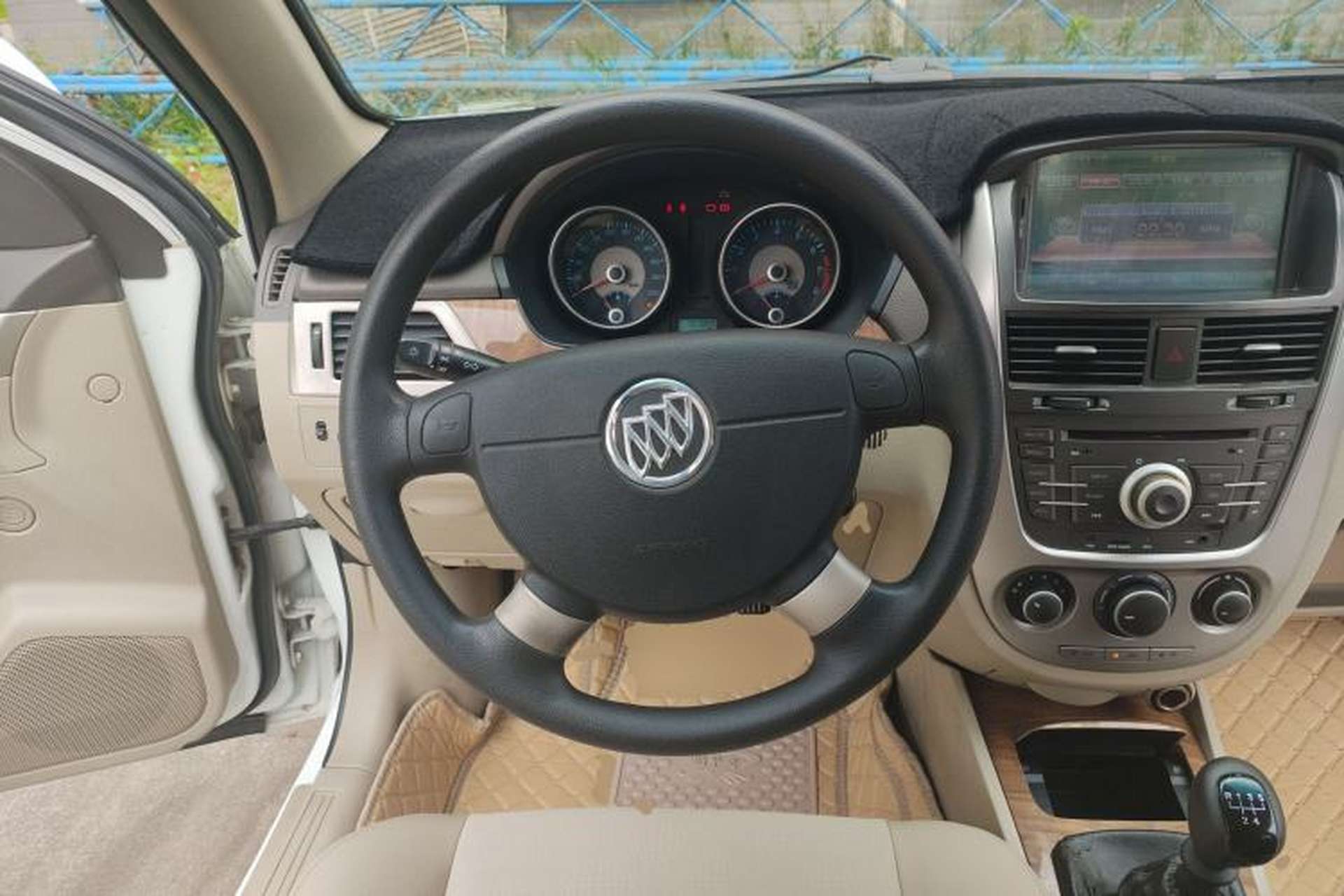 Used Buick Excelle 2015 1.5L Manual Classic Trim Steering Wheel