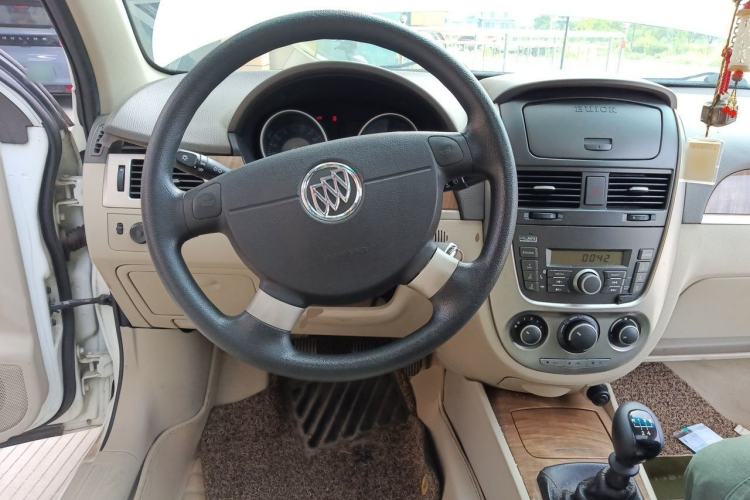 Used Buick Excelle 2015 1.5L Manual Classic Trim Steering Wheel