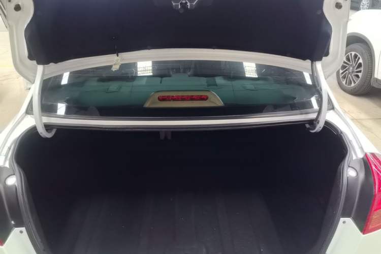 Used Buick Excelle 2015 1.5L Automatic Classic Model Trunk