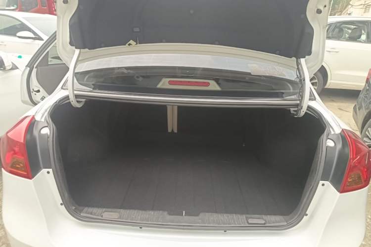 Used Buick Excelle 2015 1.5L Automatic Classic Model Trunk