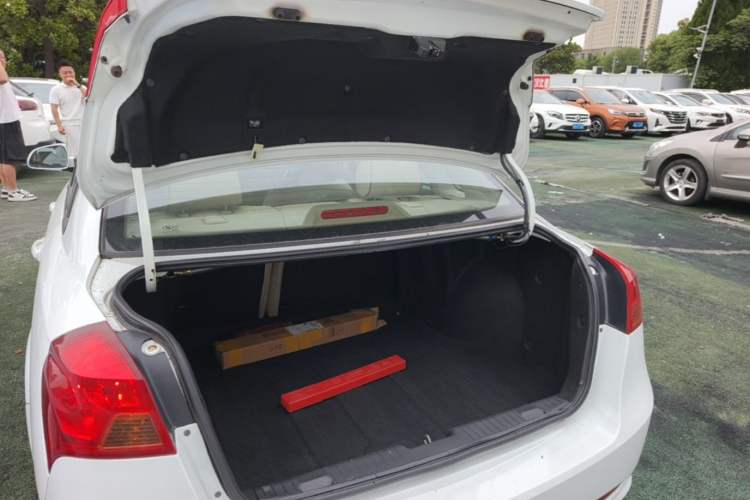 Used Buick Excelle 2015 1.5L Automatic Classic Model Trunk