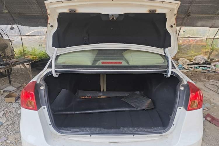 Used Buick Excelle 2015 1.5L Automatic Luxury Edition Trunk