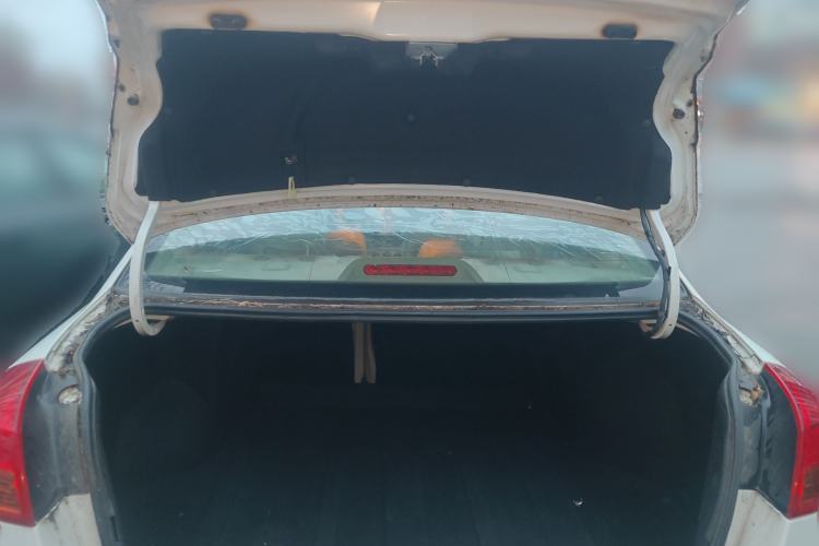 Used Buick Excelle 2015 1.5L Manual Classic Trim Trunk