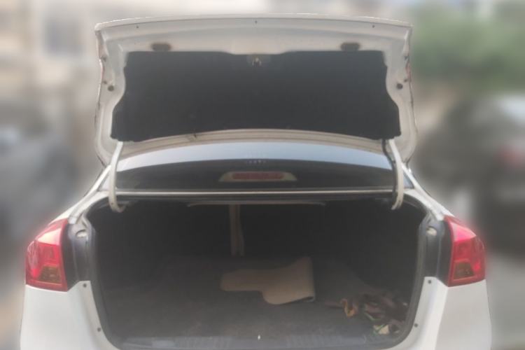Used Buick Excelle 2015 1.5L Manual Classic Trim Trunk