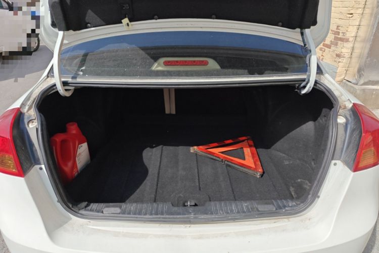 Used Buick Excelle 2015 1.5L Manual Classic Trim Trunk