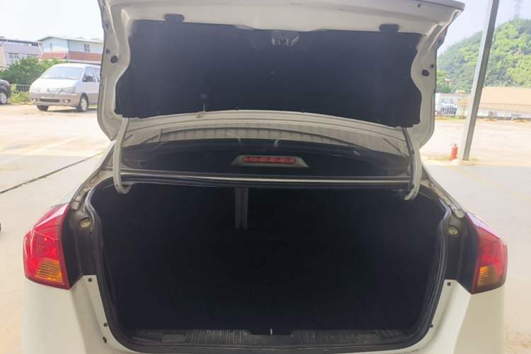 Used Buick Excelle 2015 1.5L Automatic Classic Model Trunk