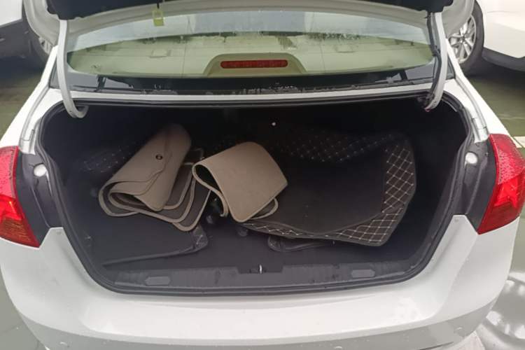 Used Buick Excelle 2015 1.5L Automatic Classic Model Trunk